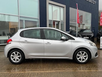 Used Peugeot 208 2015 for sale - 76494654: Photo