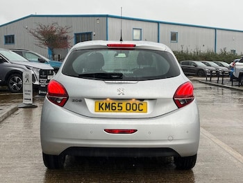 Used Peugeot 208 2015 for sale - 76494654: Photo