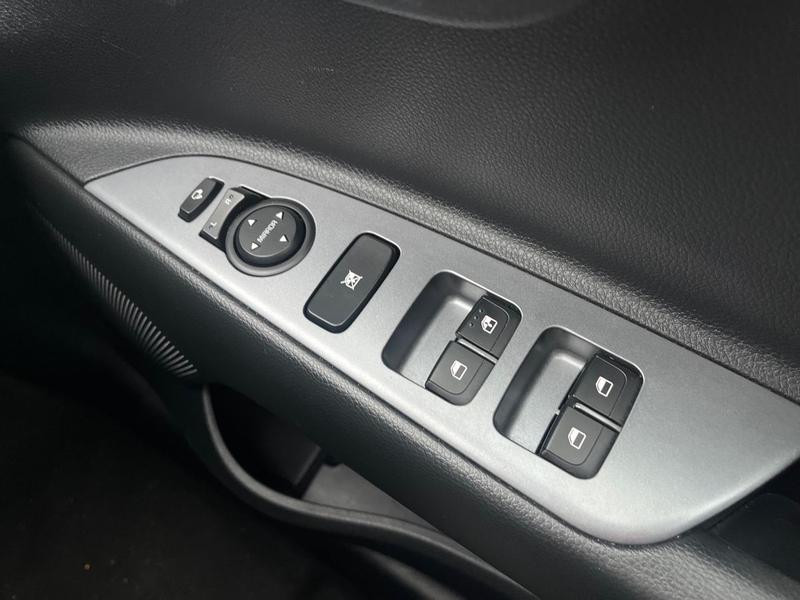 Used Kia Stonic 2021 for sale - 76718968: Photo 27