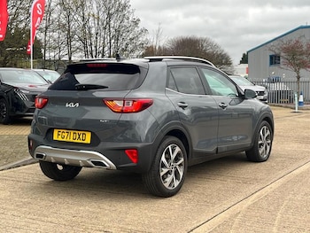 Used Kia Stonic 2021 for sale - 76718968: Photo