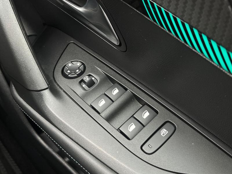 Used Peugeot 2008 2023 for sale - 75849179: Photo 25