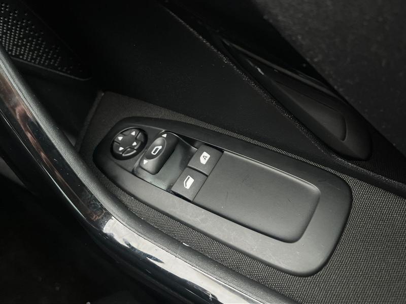 Used Peugeot 208 2016 for sale - 76703211: Photo 26