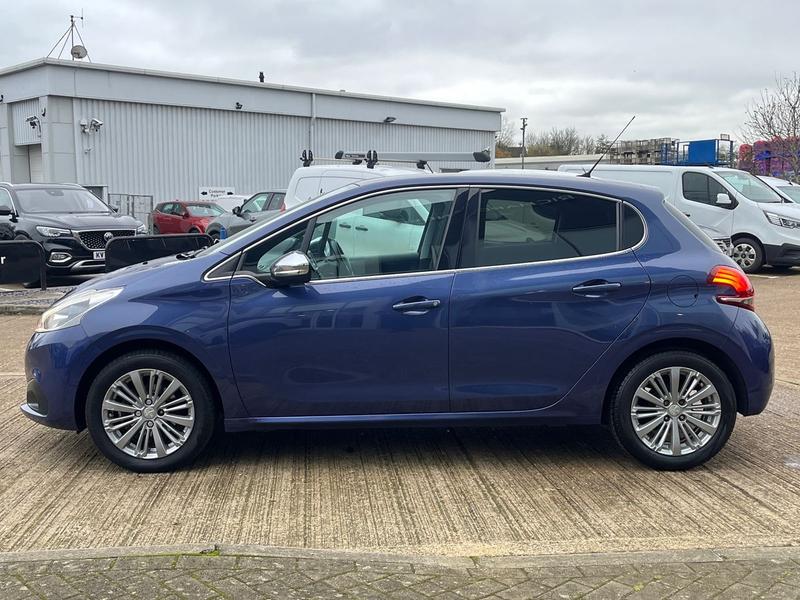 Used Peugeot 208 2016 for sale - 76703211: Photo 6