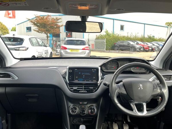 Used Peugeot 2008 2018 for sale - 75969410: Photo 11