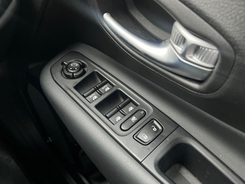 Used Jeep Renegade 2022 for sale - 76302693: Photo 26