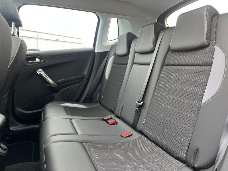 Used Peugeot 2008 2016 for sale - 76488604: Photo 17