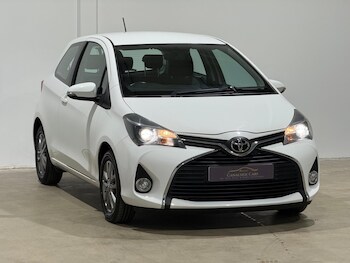 Used Toyota Yaris 2015 for sale - 78416949: Photo