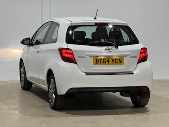 Used Toyota Yaris 2015 for sale - 78416949: Photo