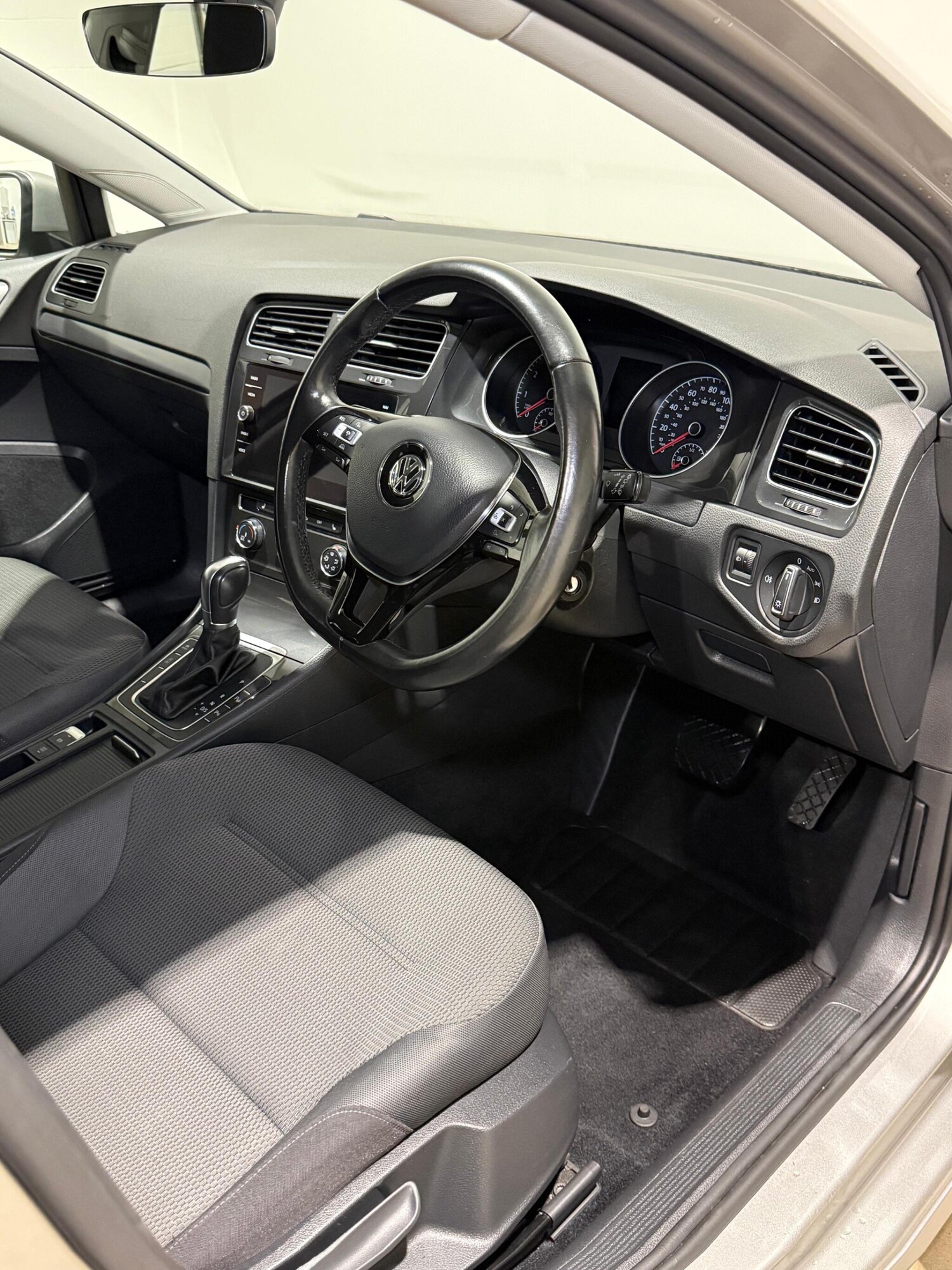 Used Volkswagen Golf for sale - 78018826: Photo 28