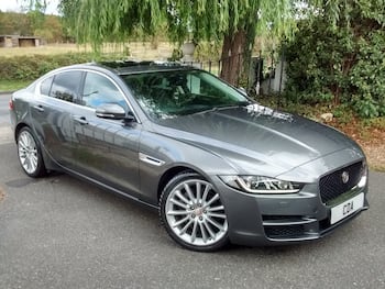 Used Jaguar XE 2015 for sale - 79775733: Photo