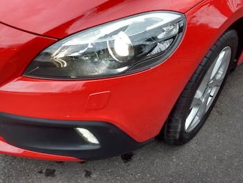 Used Volvo V40 2015 for sale - 76230948: Photo