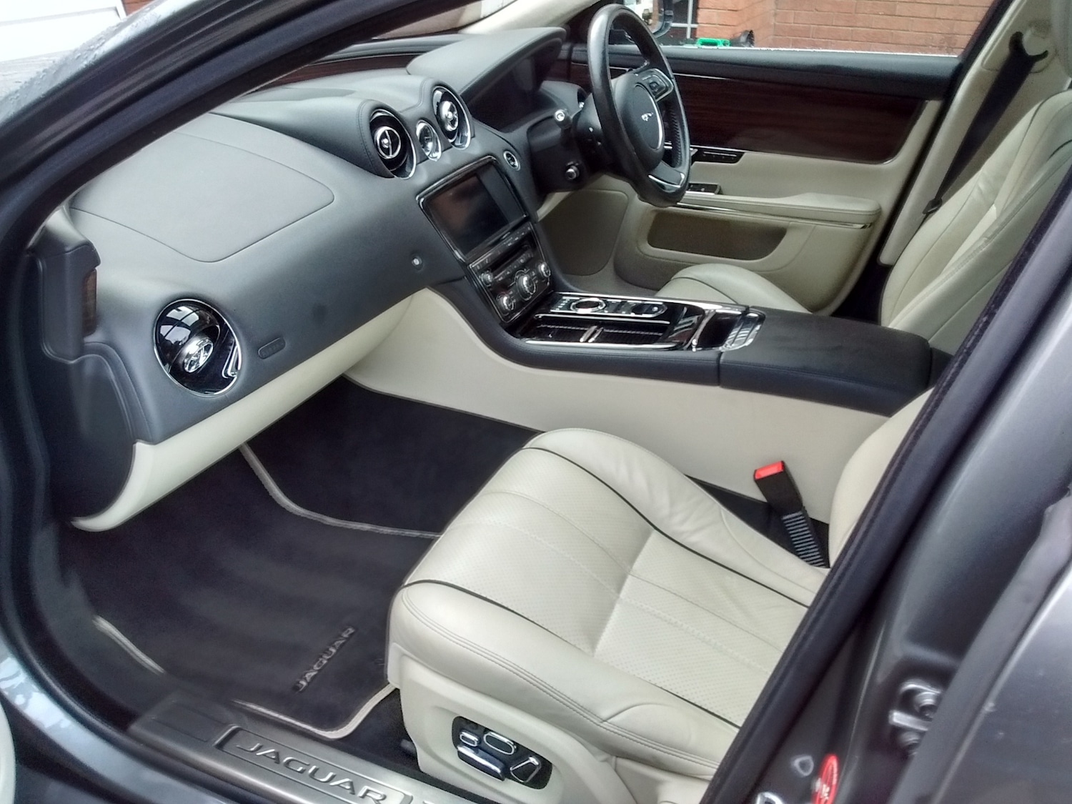 Used Jaguar XJ 2015 for sale - 77151560: Photo 22