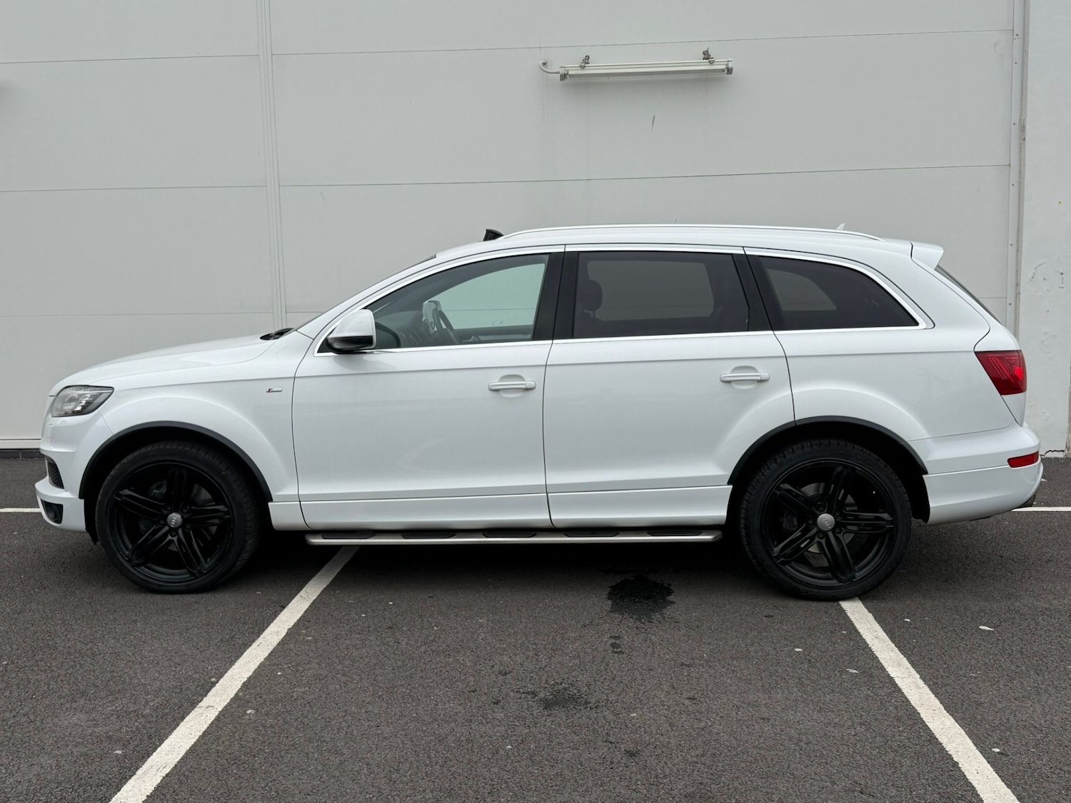 Used Audi Q7 2013 for sale - 77980000: Photo 2