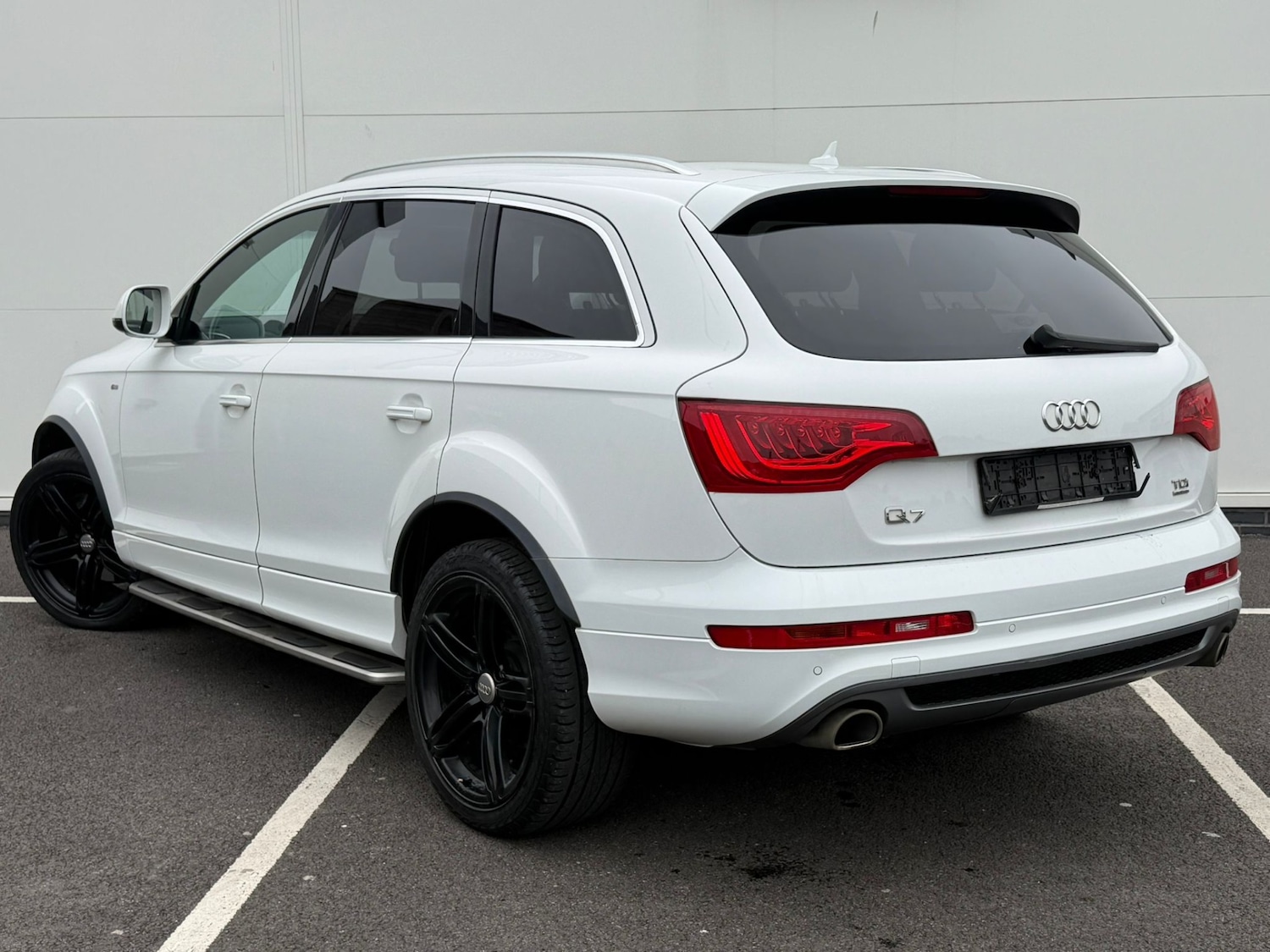 Used Audi Q7 2013 for sale - 77980000: Photo 3