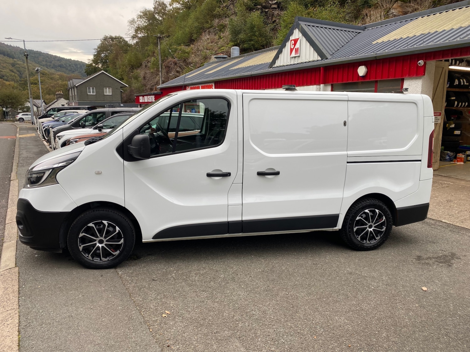 Used Renault Trafic 2020 for sale - 76209552: Photo 2