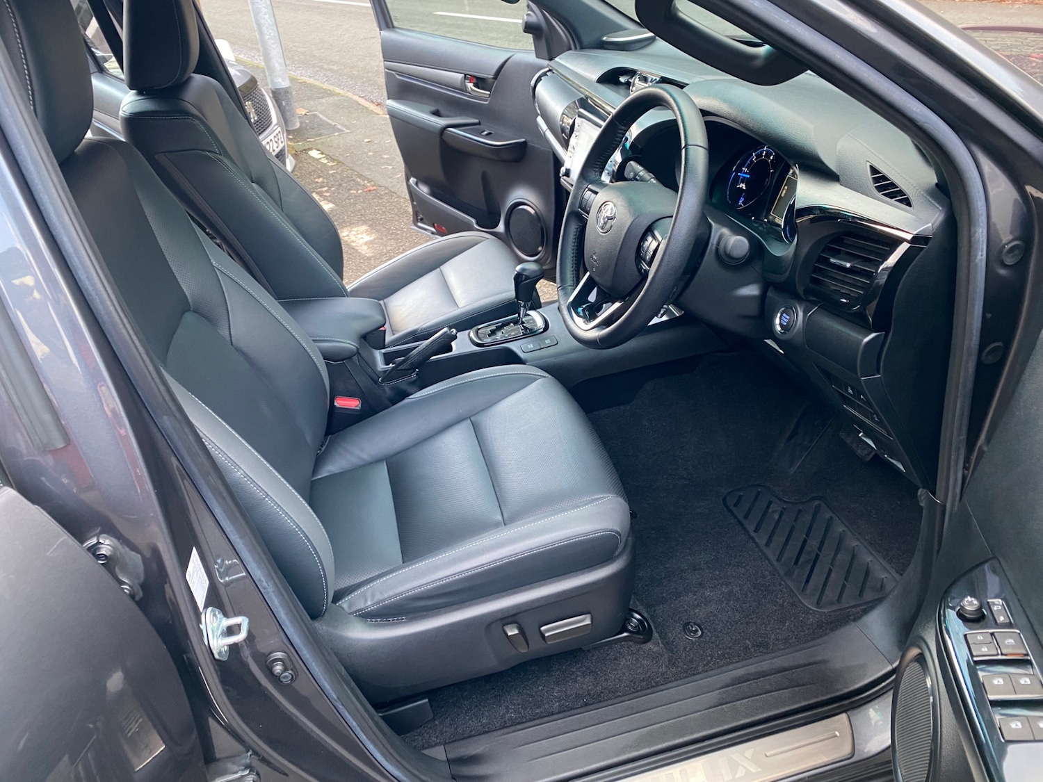 Used Toyota Hilux 2021 for sale - 76817933: Photo 15