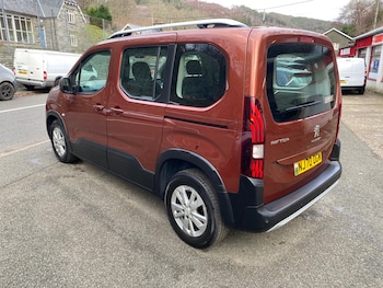 Used Peugeot Rifter 2020 for sale - 76908197: Photo