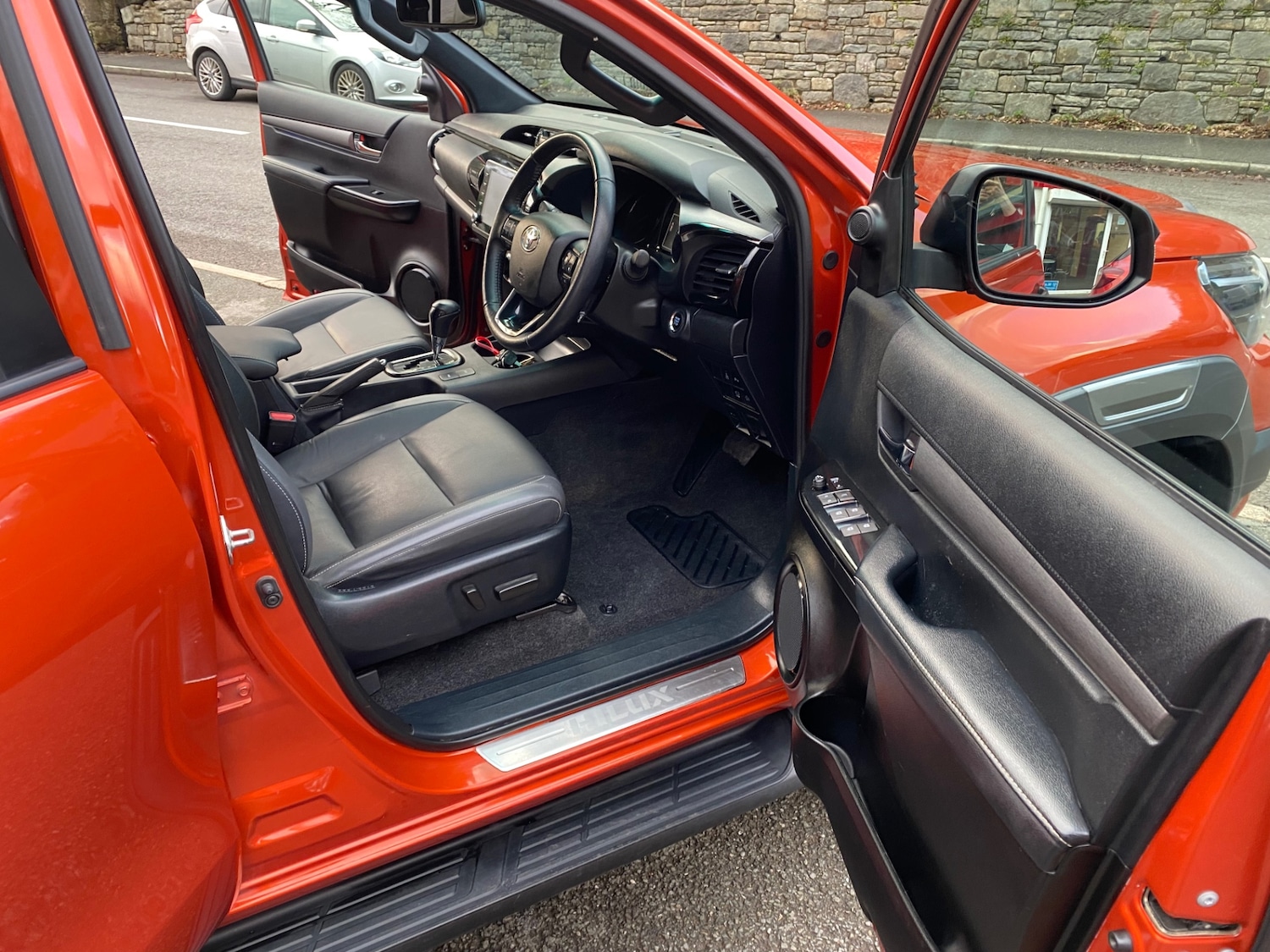 Used Toyota Hilux 2023 for sale - 77607855: Photo 15