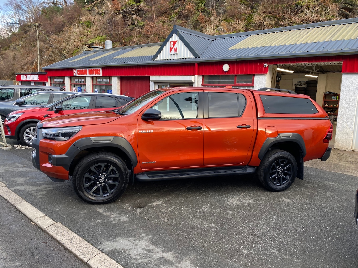 Used Toyota Hilux 2023 for sale - 77607855: Photo 2