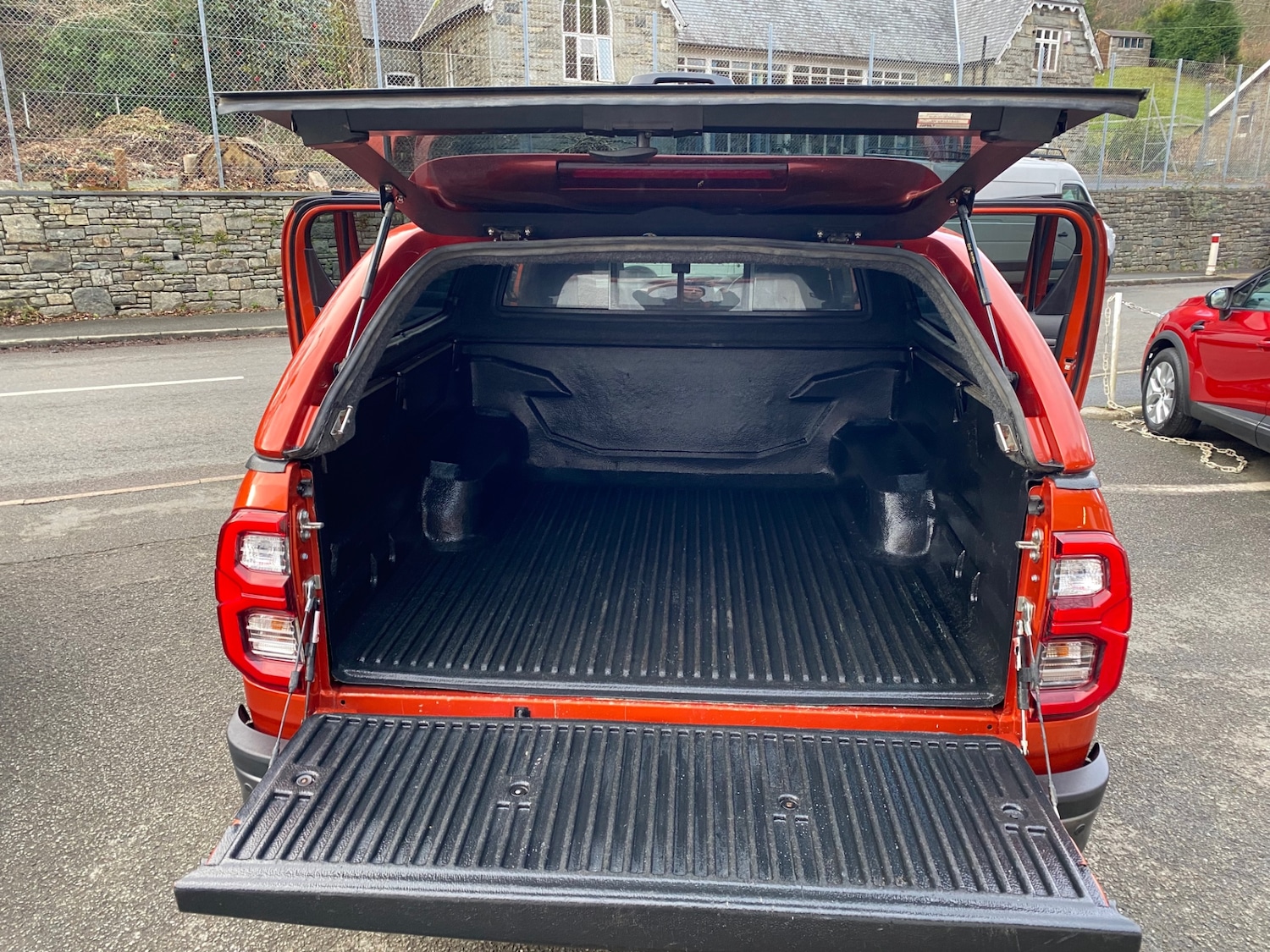 Used Toyota Hilux 2023 for sale - 77607855: Photo 5