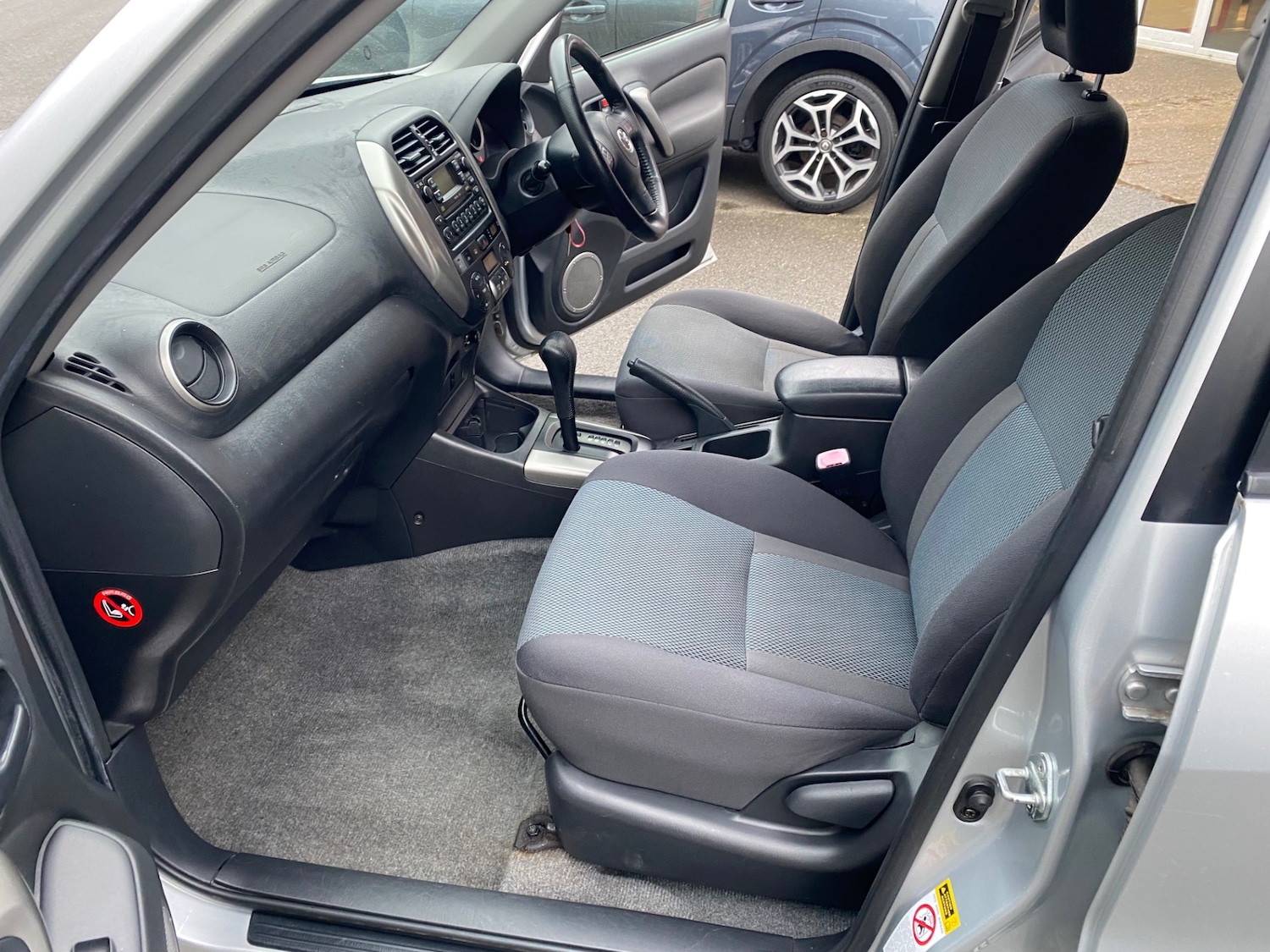 Used Toyota RAV4 2005 for sale - 77459999: Photo 12