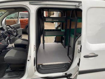 Used Renault Kangoo 2018 for sale - 76220527: Photo