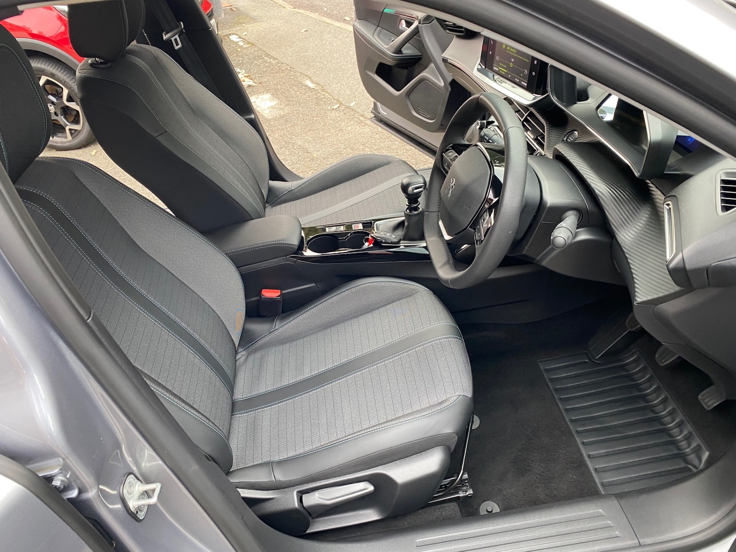 Used Peugeot 2008 2022 for sale - 76120391: Photo 12