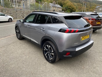 Used Peugeot 2008 2022 for sale - 76120391: Photo