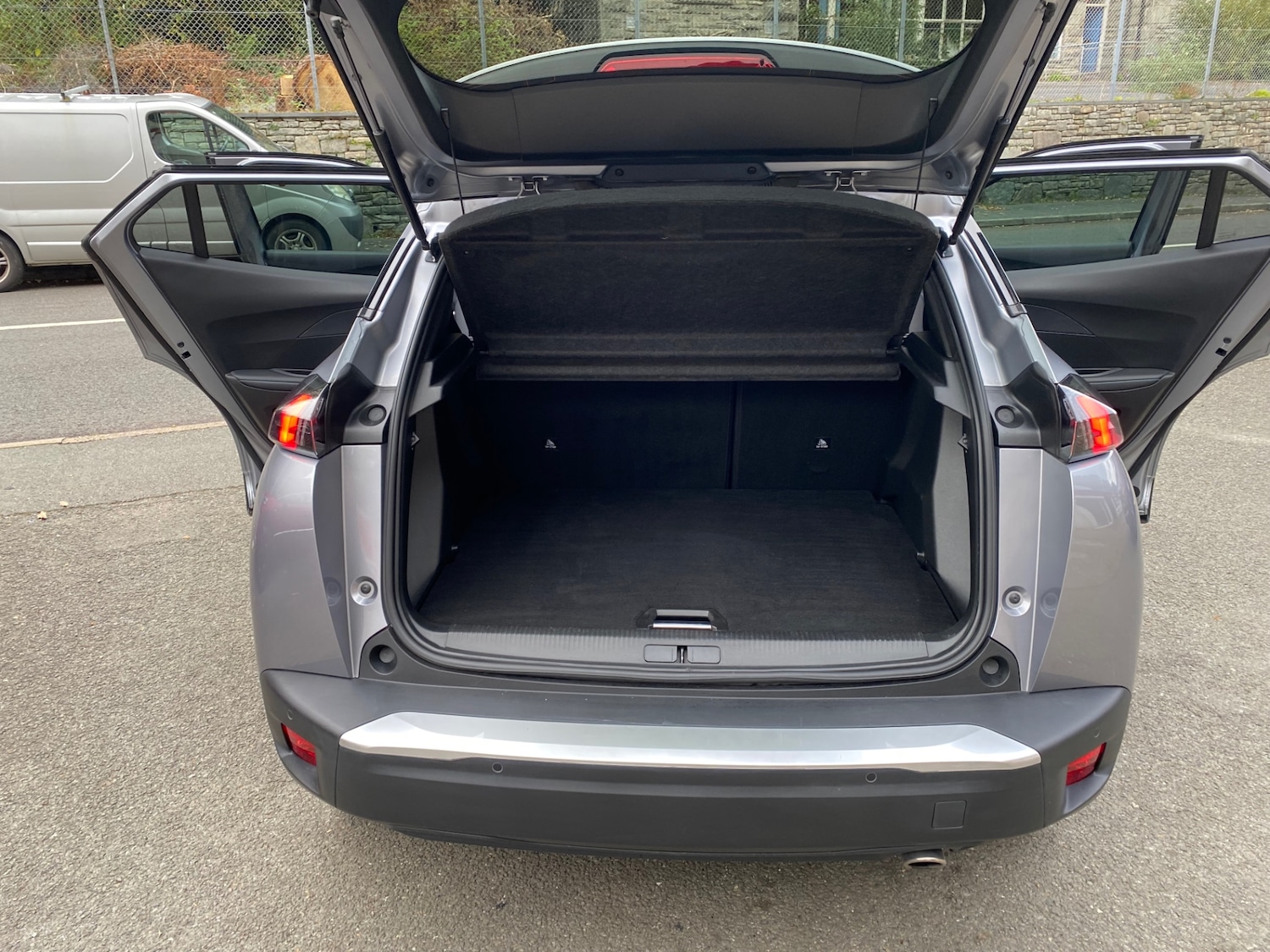 Used Peugeot 2008 2022 for sale - 76120391: Photo 5