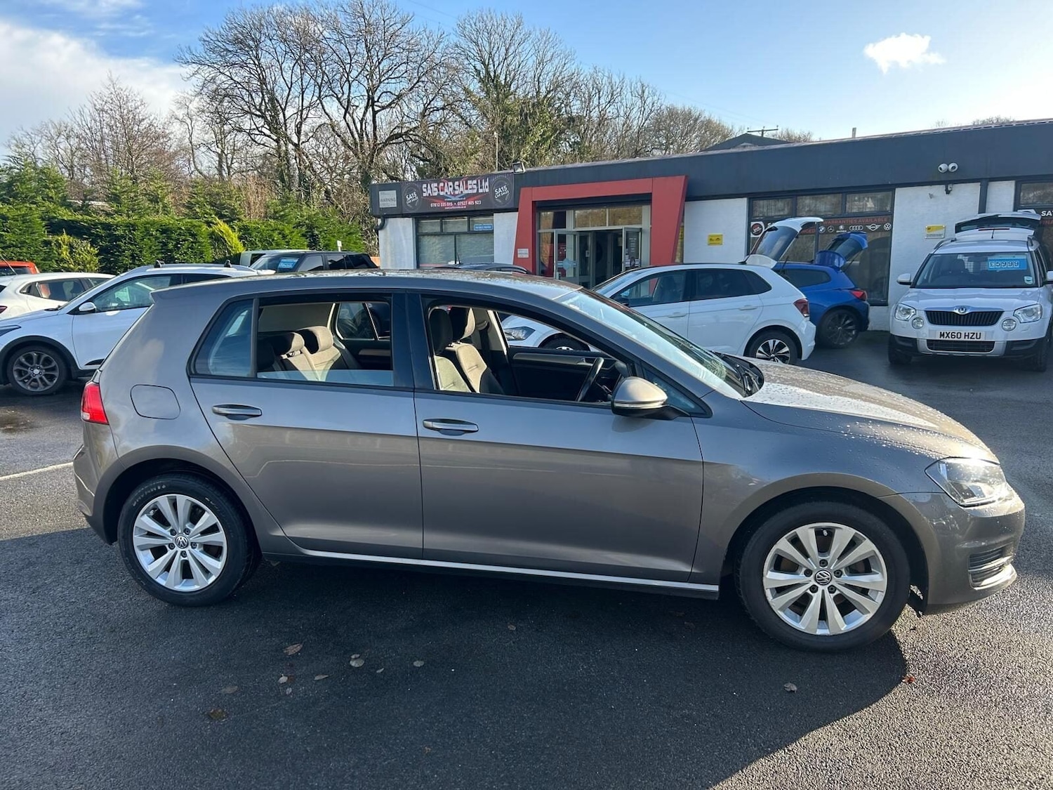 Used Volkswagen Golf 2013 for sale - 76945450: Photo 2