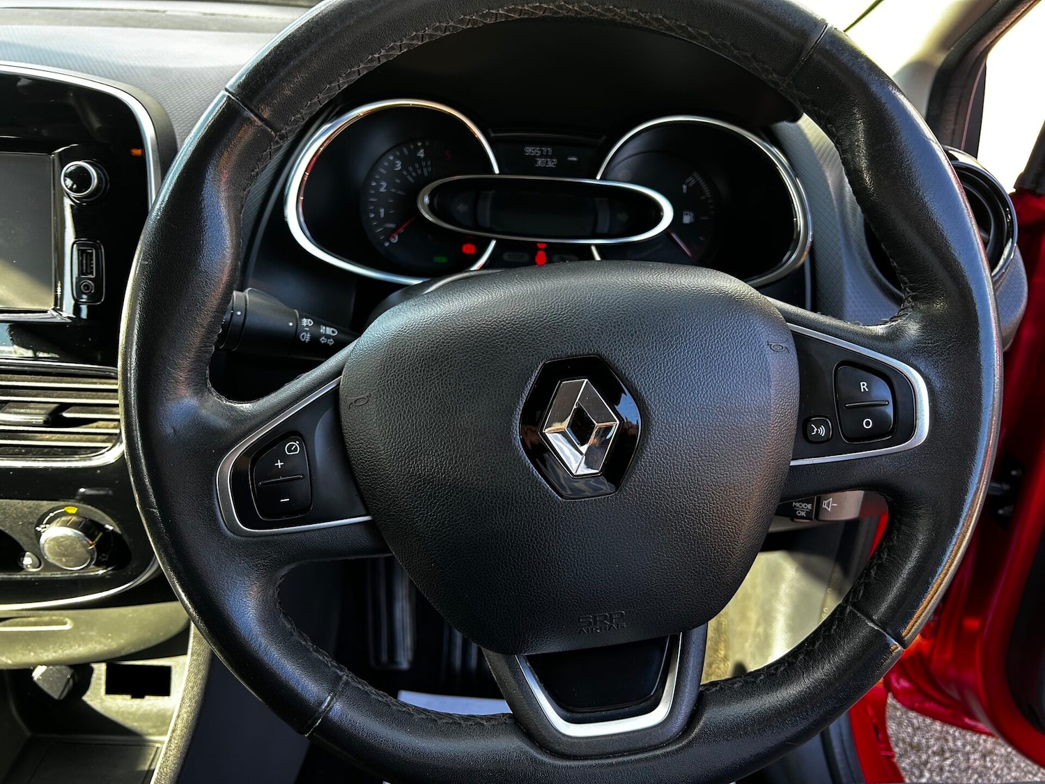 Used Renault Clio 2016 for sale - 76082172: Photo 10