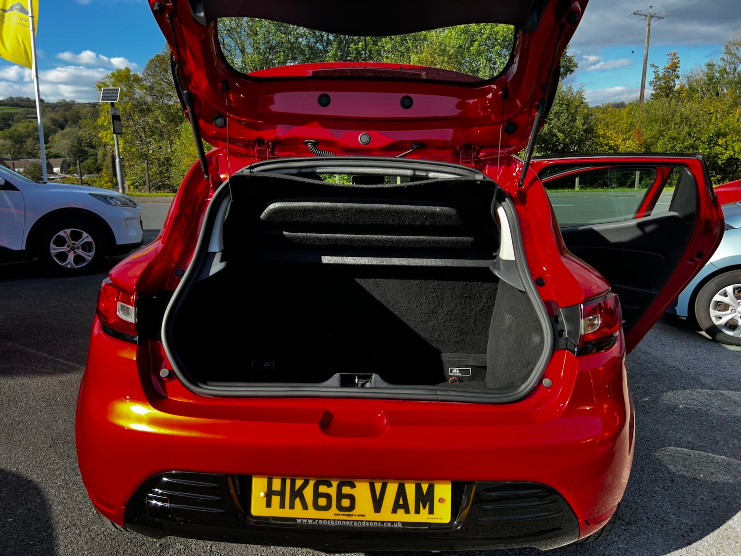 Used Renault Clio 2016 for sale - 76082172: Photo 15