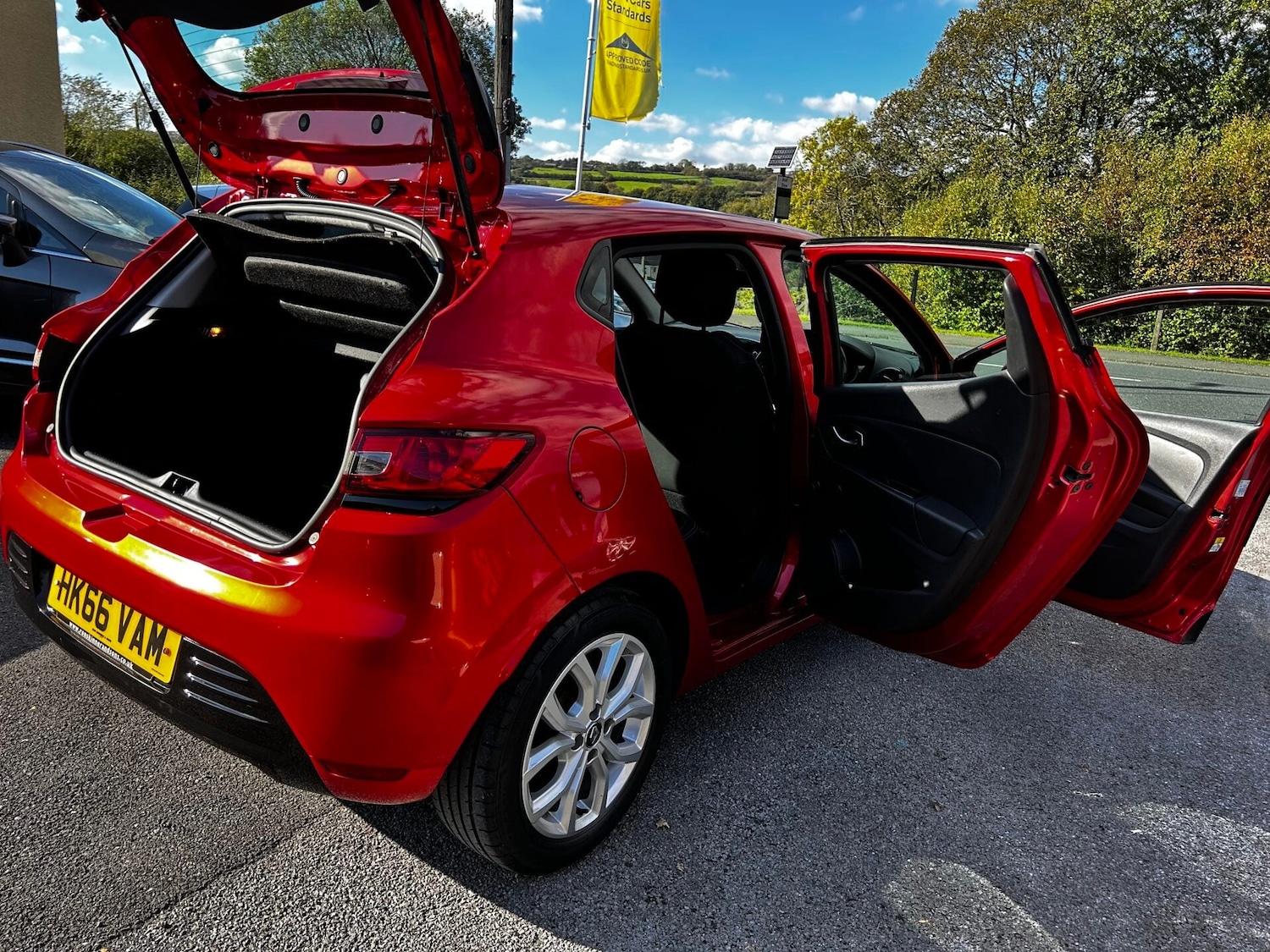 Used Renault Clio 2016 for sale - 76082172: Photo 18