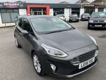 2019 (19) - 1.0 EcoBoost Titanium 5dr