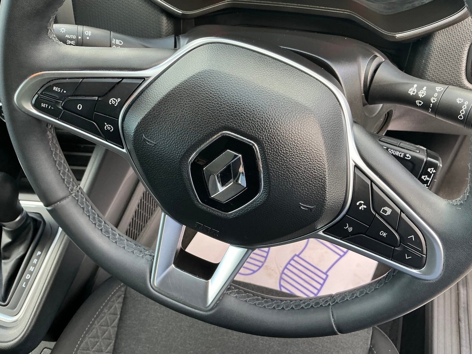 Used Renault Clio 2020 for sale - 76383252: Photo 10