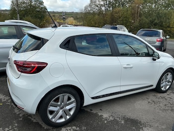 Used Renault Clio 2020 for sale - 76383252: Photo