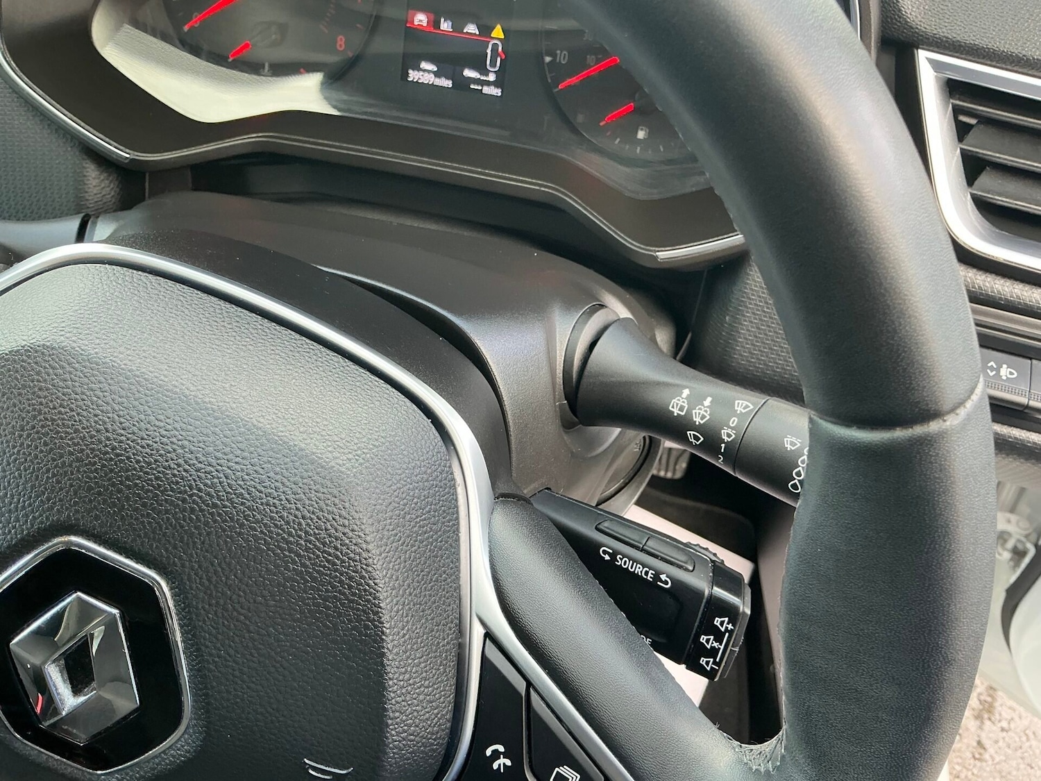 Used Renault Clio 2020 for sale - 76383252: Photo 9