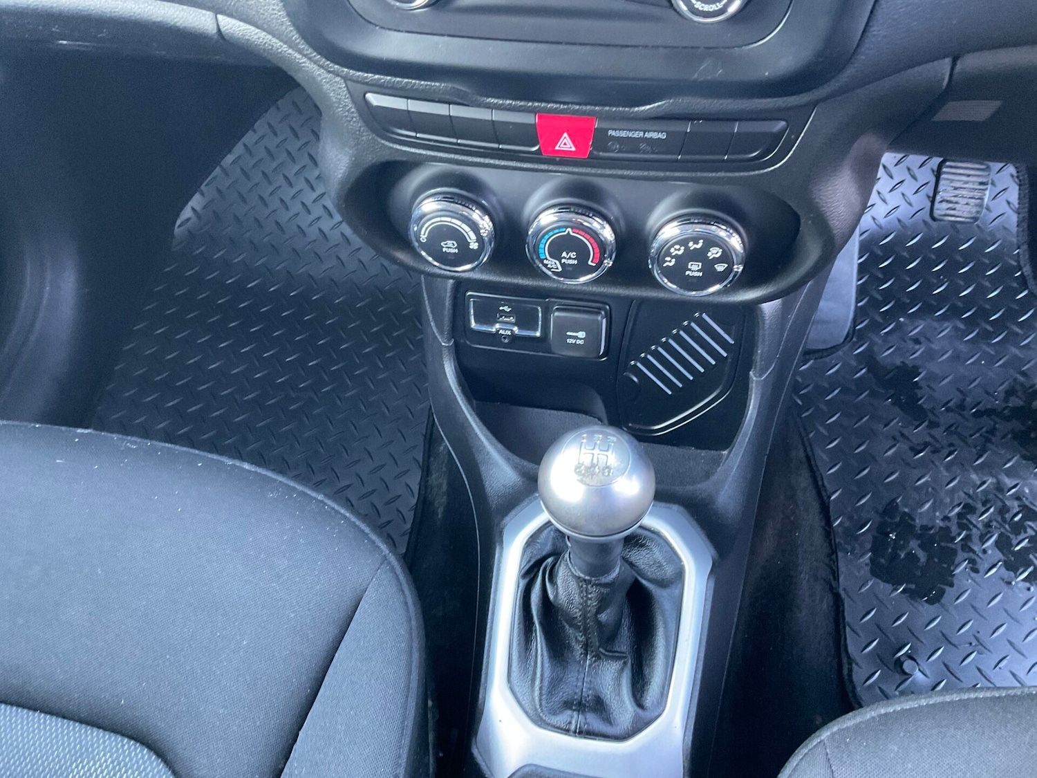 Used Jeep Renegade 2015 for sale - 77234557: Photo 14