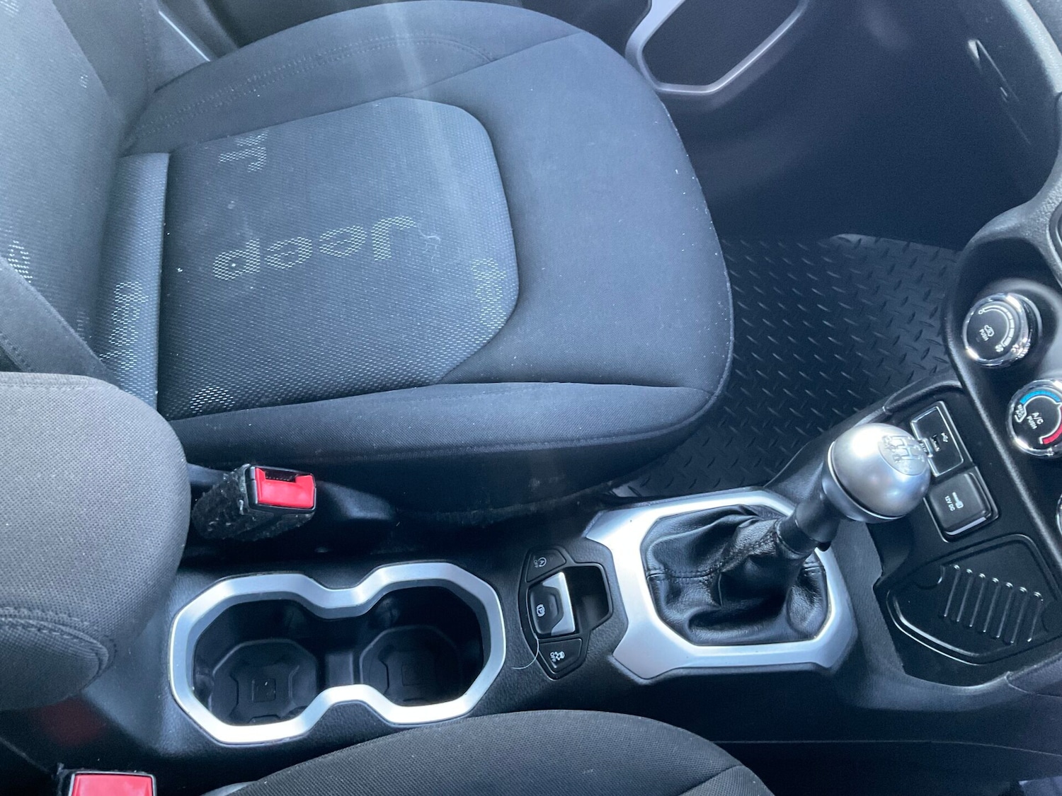 Used Jeep Renegade 2015 for sale - 77234557: Photo 15