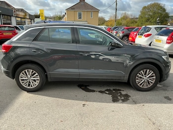 Used Volkswagen T-Roc 2021 for sale - 76383244: Photo