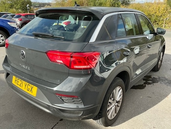 Used Volkswagen T-Roc 2021 for sale - 76383244: Photo