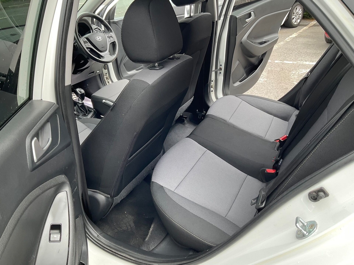 Used Hyundai i20 2017 for sale - 77889275: Photo 20