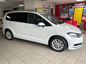 Used Volkswagen Touran 2018 for sale - 75426001: Photo