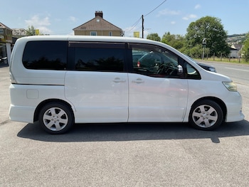 Used Nissan Serena  for sale - 75425584: Photo