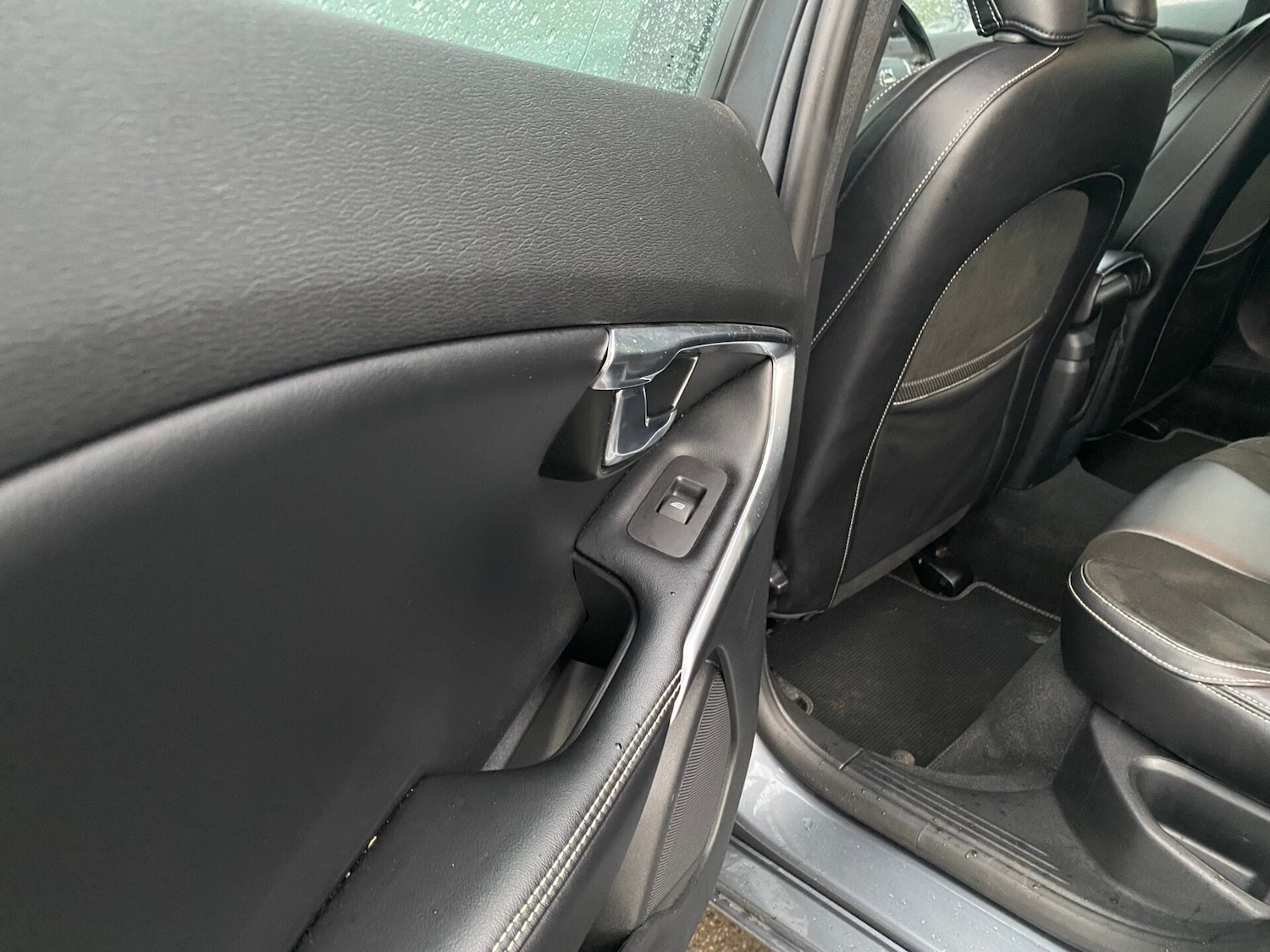 Used Volvo V40 2016 for sale - 77298558: Photo 13