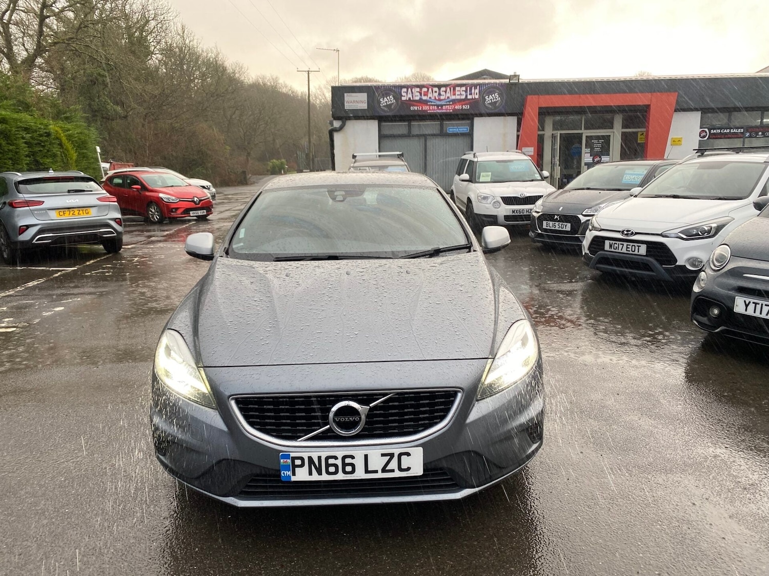Used Volvo V40 2016 for sale - 77298558: Photo 2