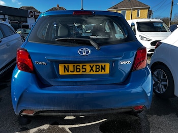 Used Toyota Yaris 2015 for sale - 77888326: Photo