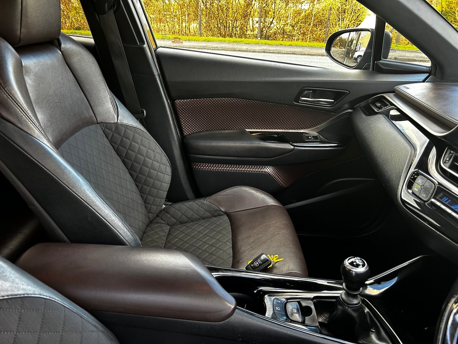 Used Toyota C-HR 2017 for sale - 77435957: Photo 17