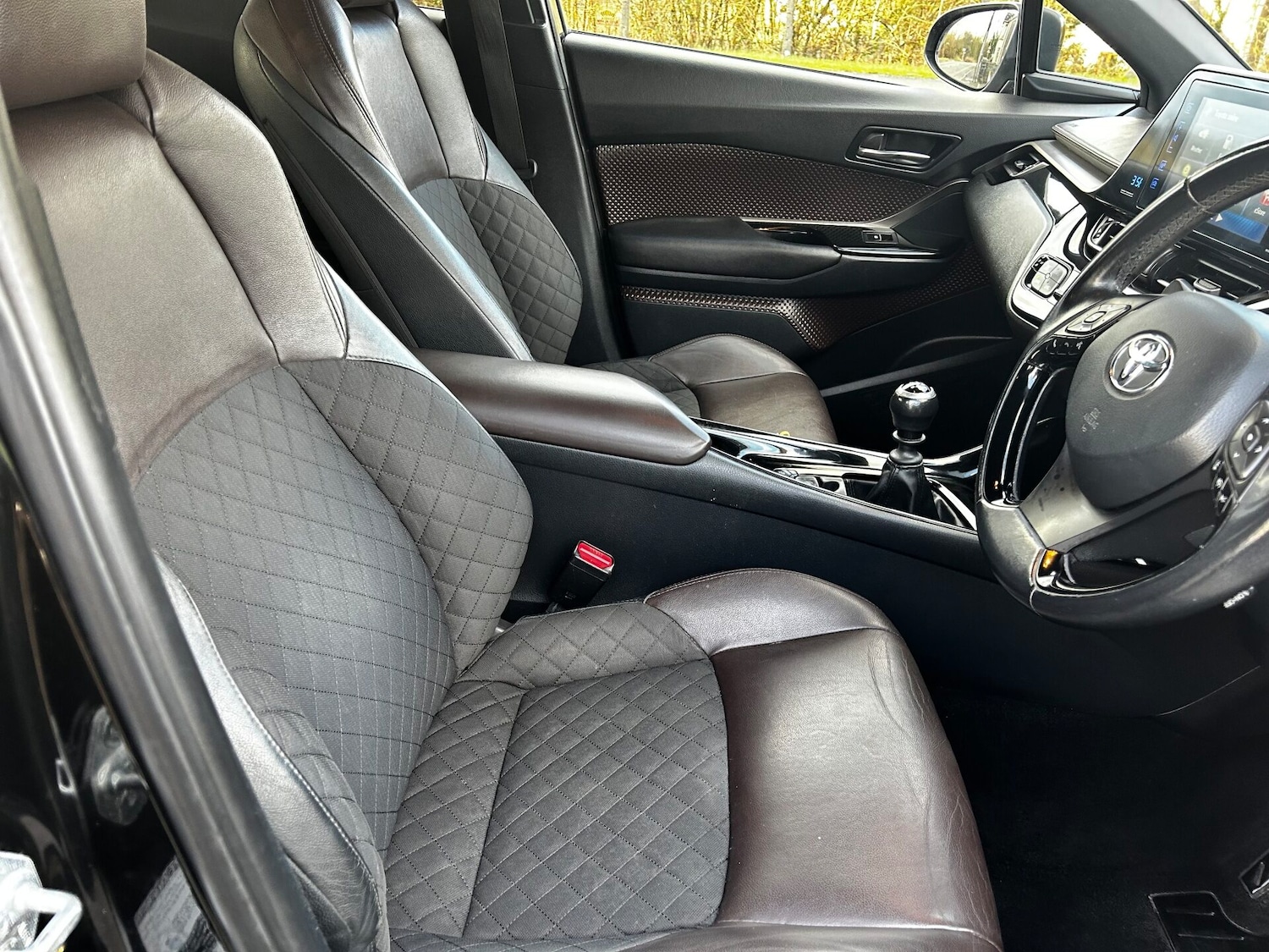 Used Toyota C-HR 2017 for sale - 77435957: Photo 18