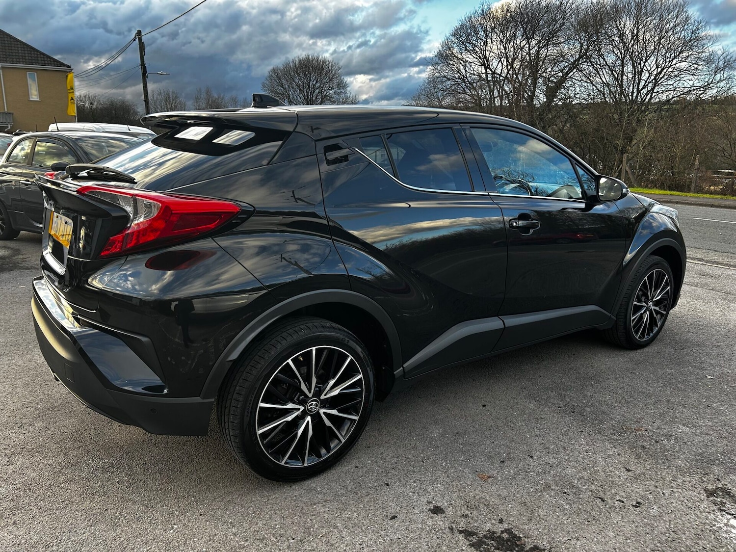 Used Toyota C-HR 2017 for sale - 77435957: Photo 4